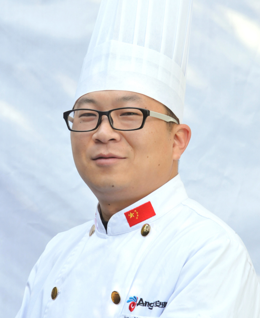 黄伟.jpg
